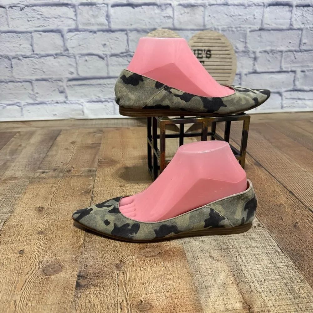 Lucky Brand BETHYSA Camo Printed Suede Flats Size 8.5